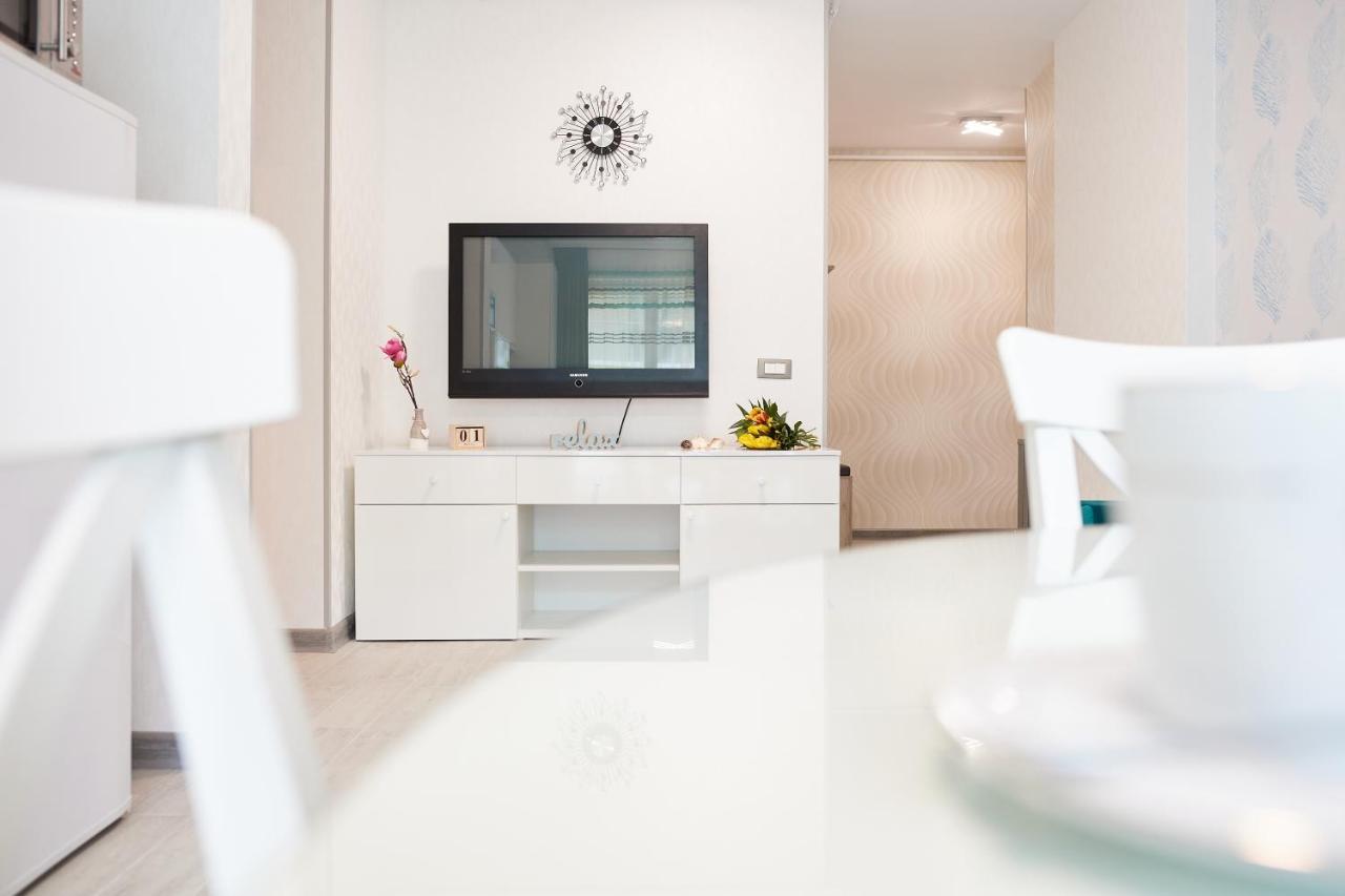 Aquamarin 2Bd Apt Spa N Pools Beach Resort Năvodari Esterno foto